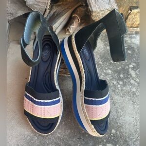 OTBT Women’s Clearwater wedge sandals w/velcro strap closure NWOB Sz-7M.  K